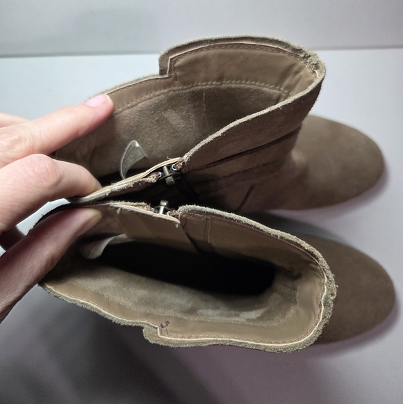 Koolaburra by UGG Kenz Western Tan Suede Tassel Booties Women's Size 7.5 - Picture 10 of 14